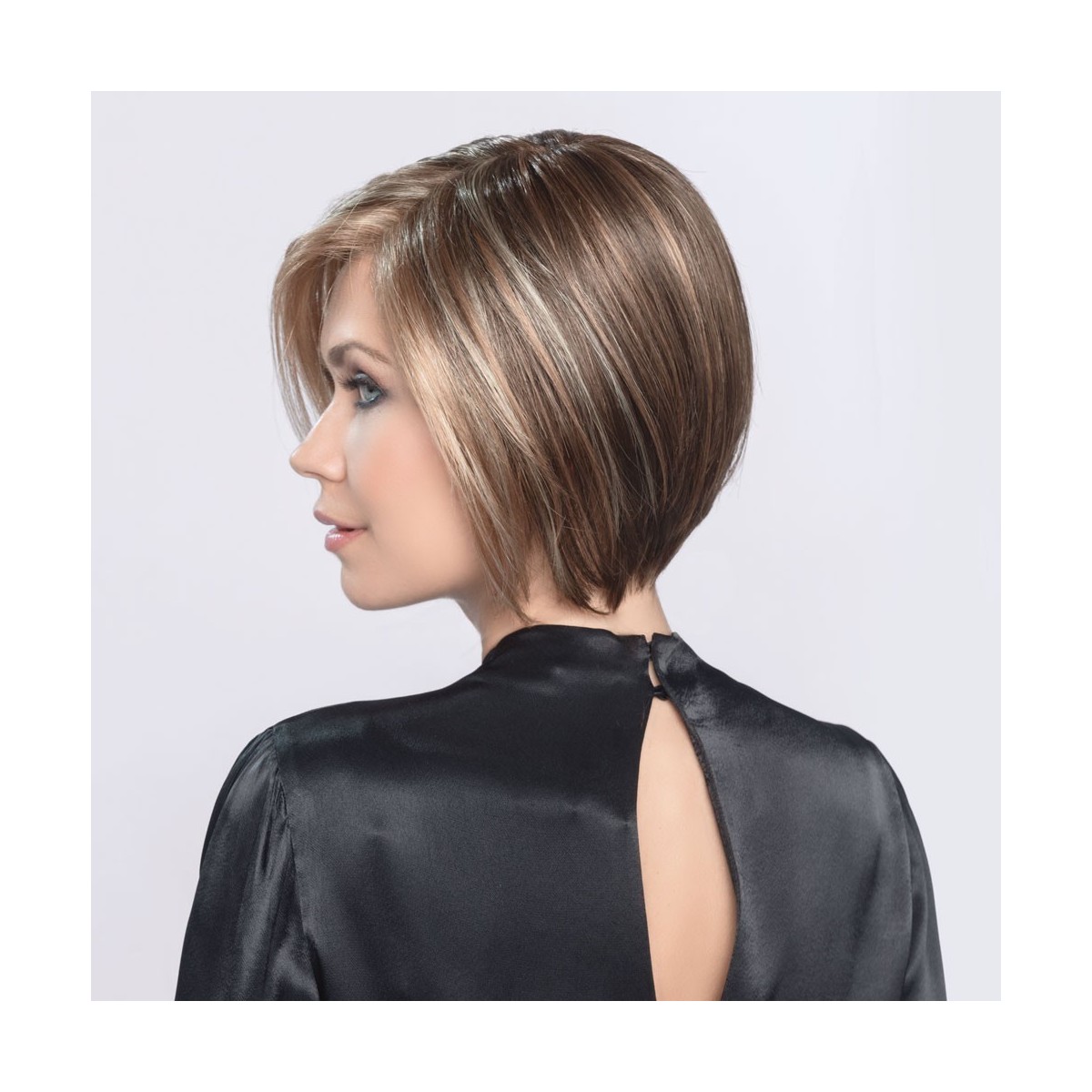 Perruque courte, une coiffure avec un style moderne