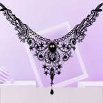 Collier gothique dentelle et perles