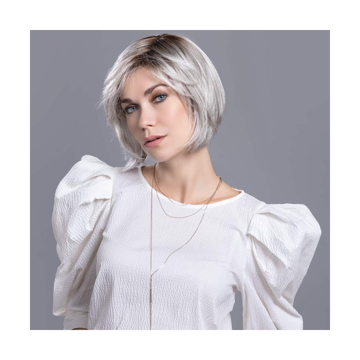 Perruque carré chic,  une coiffure moderne